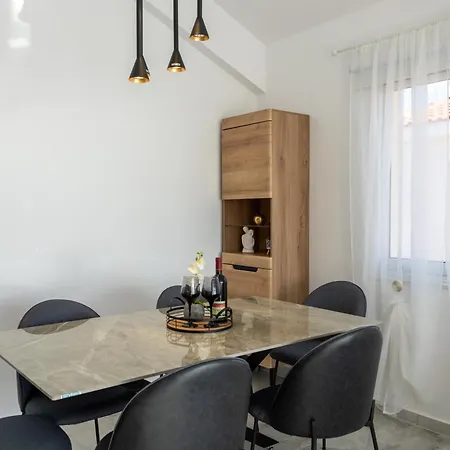 H&o Sunset Gold Apartament *