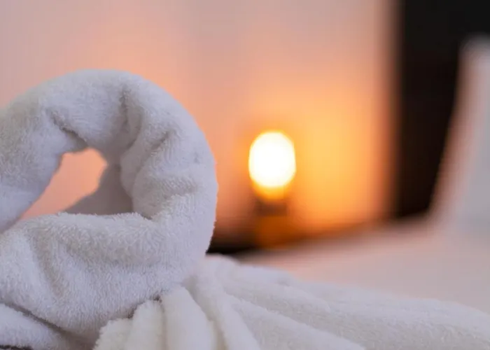 H&o Sunset Gold Apartment