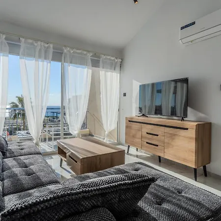 H&o Sunset Gold 아파트 파포스