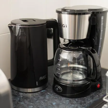 H&o Sunset Gold 아파트 파포스