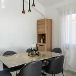 H&o Sunset Gold Apartment *